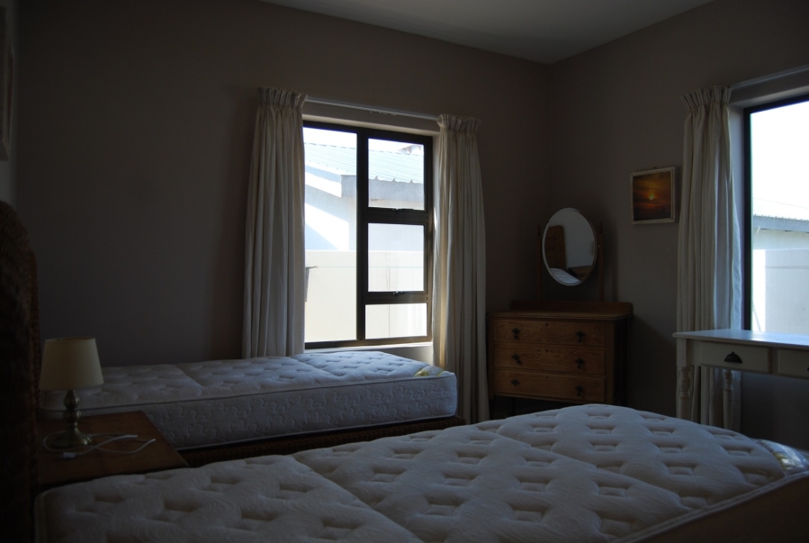 To Let 3 Bedroom Property for Rent in Calypso Beach Western Cape